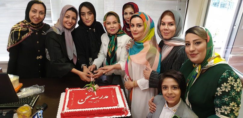 آموزش سخنوری و گویندگی مدرسه سخن 